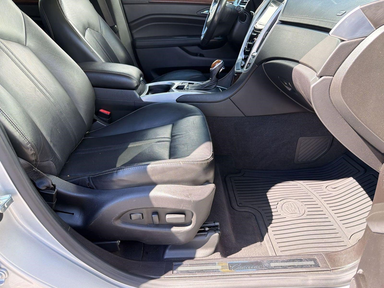 Used 2016 Cadillac SRX Luxury w/ Driver Awareness Package image 28