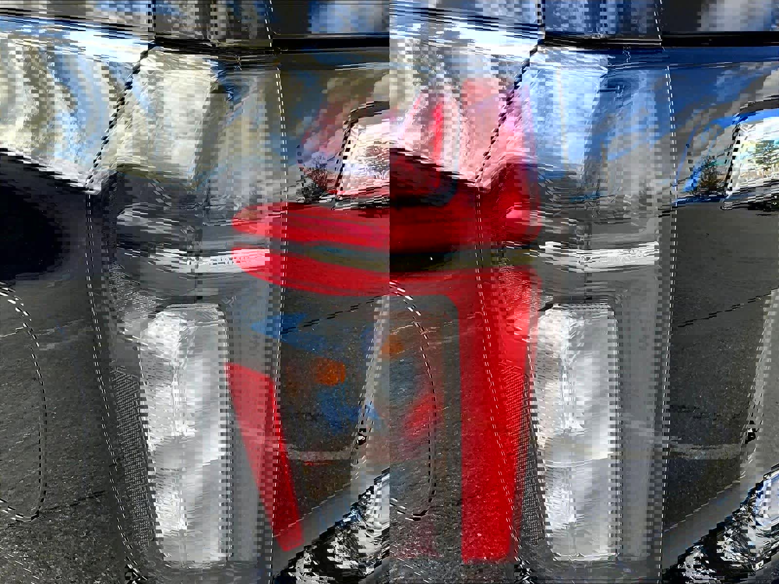 Used 2024 Chevrolet Tahoe LT image 35