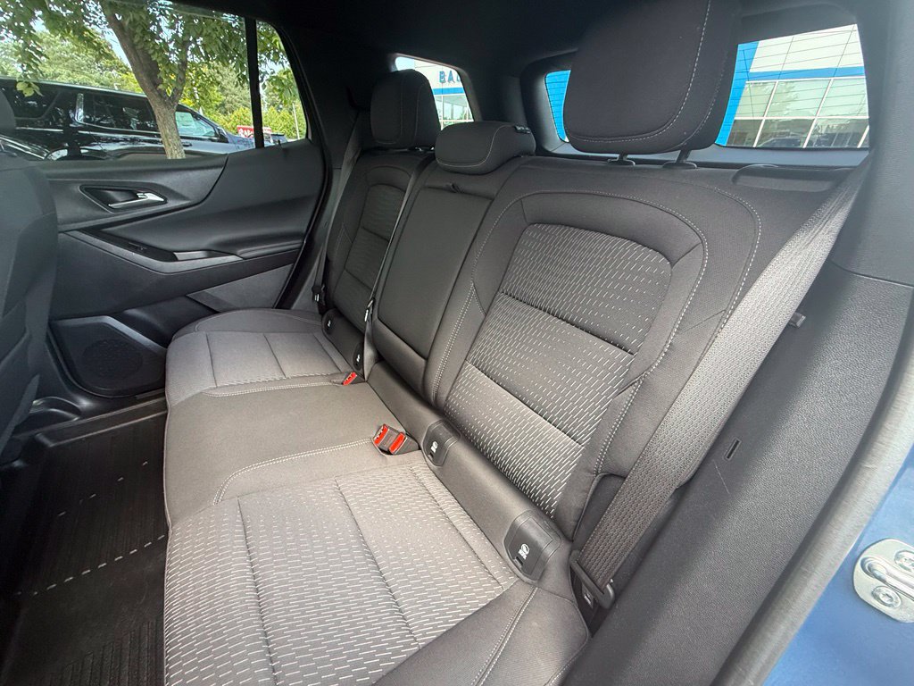 Used 2025 Chevrolet Equinox LT w/ Safety and Technology Package FWD image 24