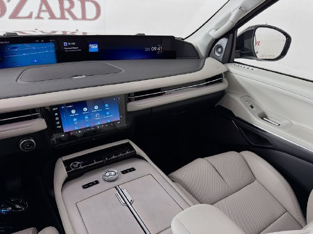 New 2026 Lincoln Navigator L Premier AWD/4WD image 25