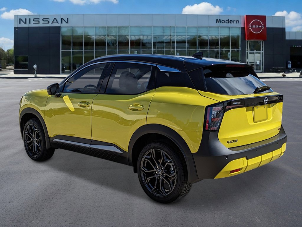 New 2026 Nissan Kicks SR w/ SR Premium Package FWD image 3