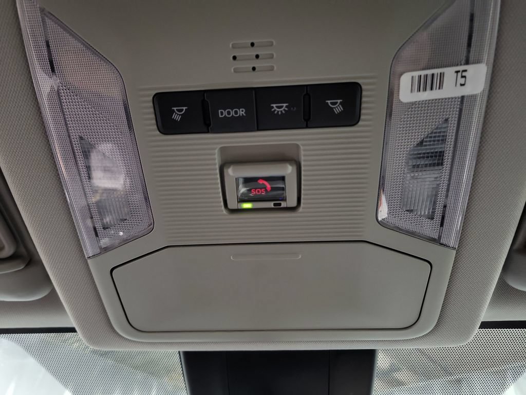 Used 2025 Toyota RAV4 XLE AWD/4WD image 23