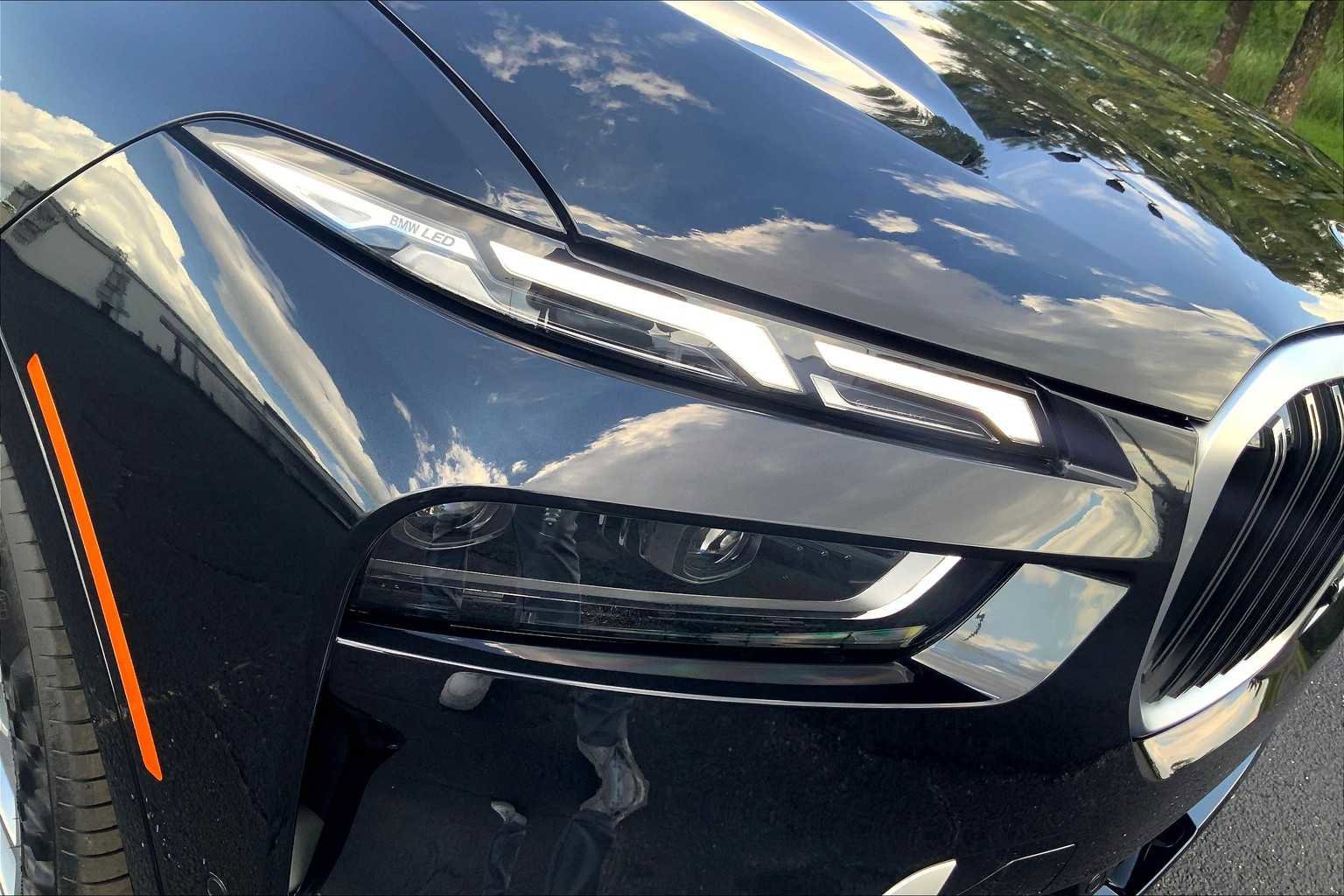 New 2026 BMW X7 xDrive40i w/ Premium Package image 14