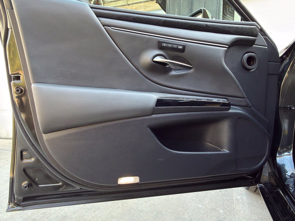 Certified 2025 Lexus ES 300h w/ Premium Package FWD image 28