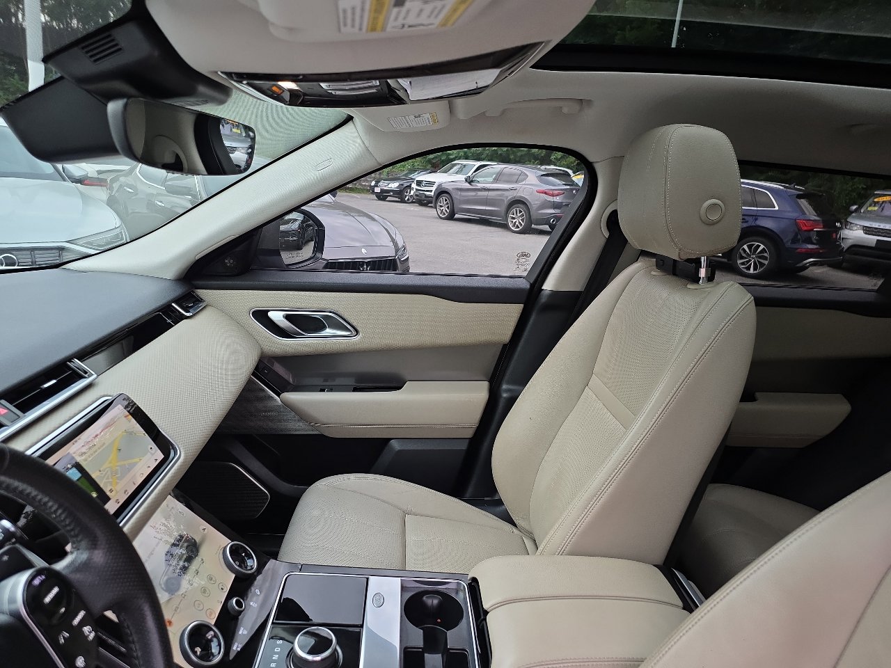 Used 2018 Land Rover Range Rover Velar S image 44