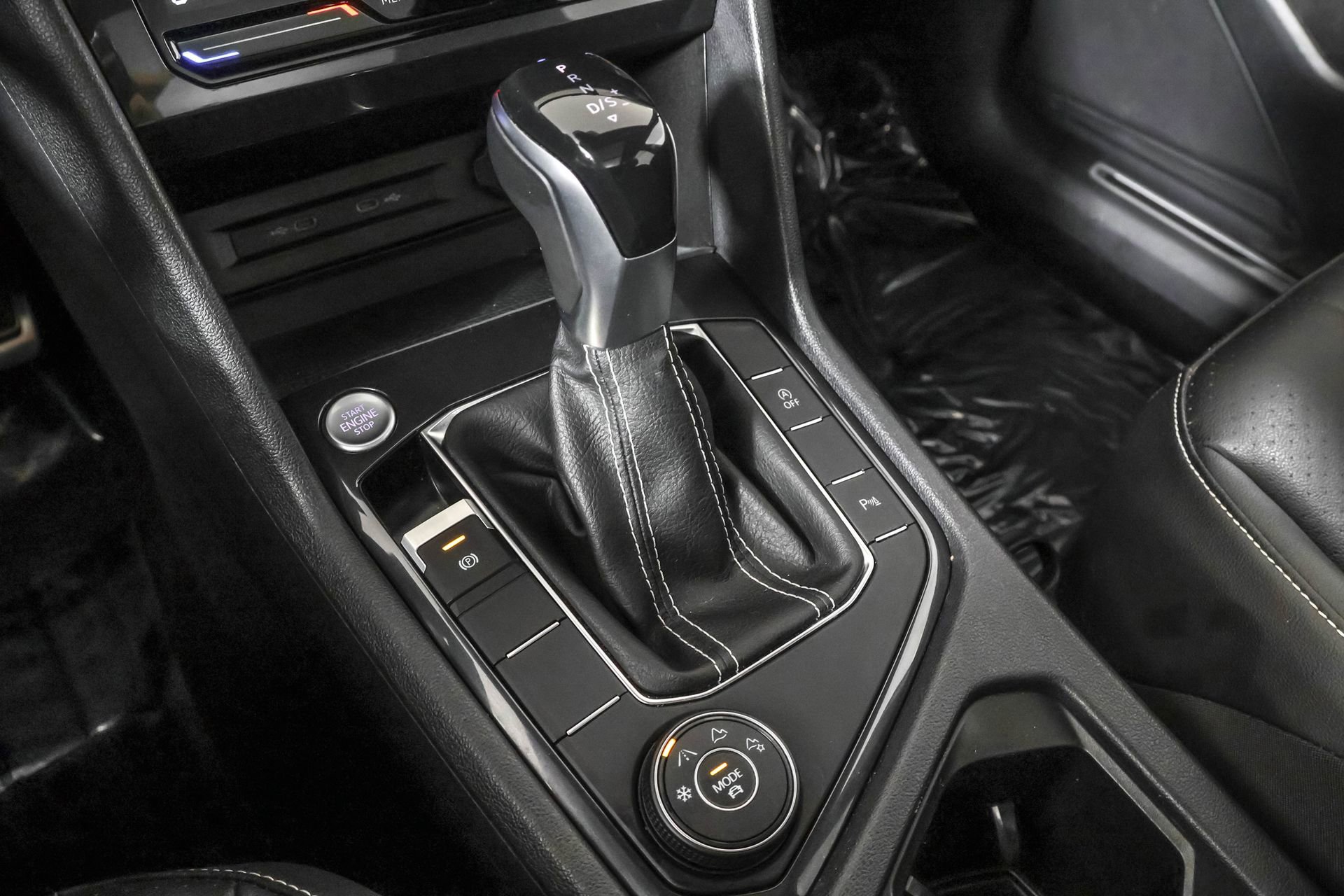 Used 2022 Volkswagen Tiguan SE R-Line image 30