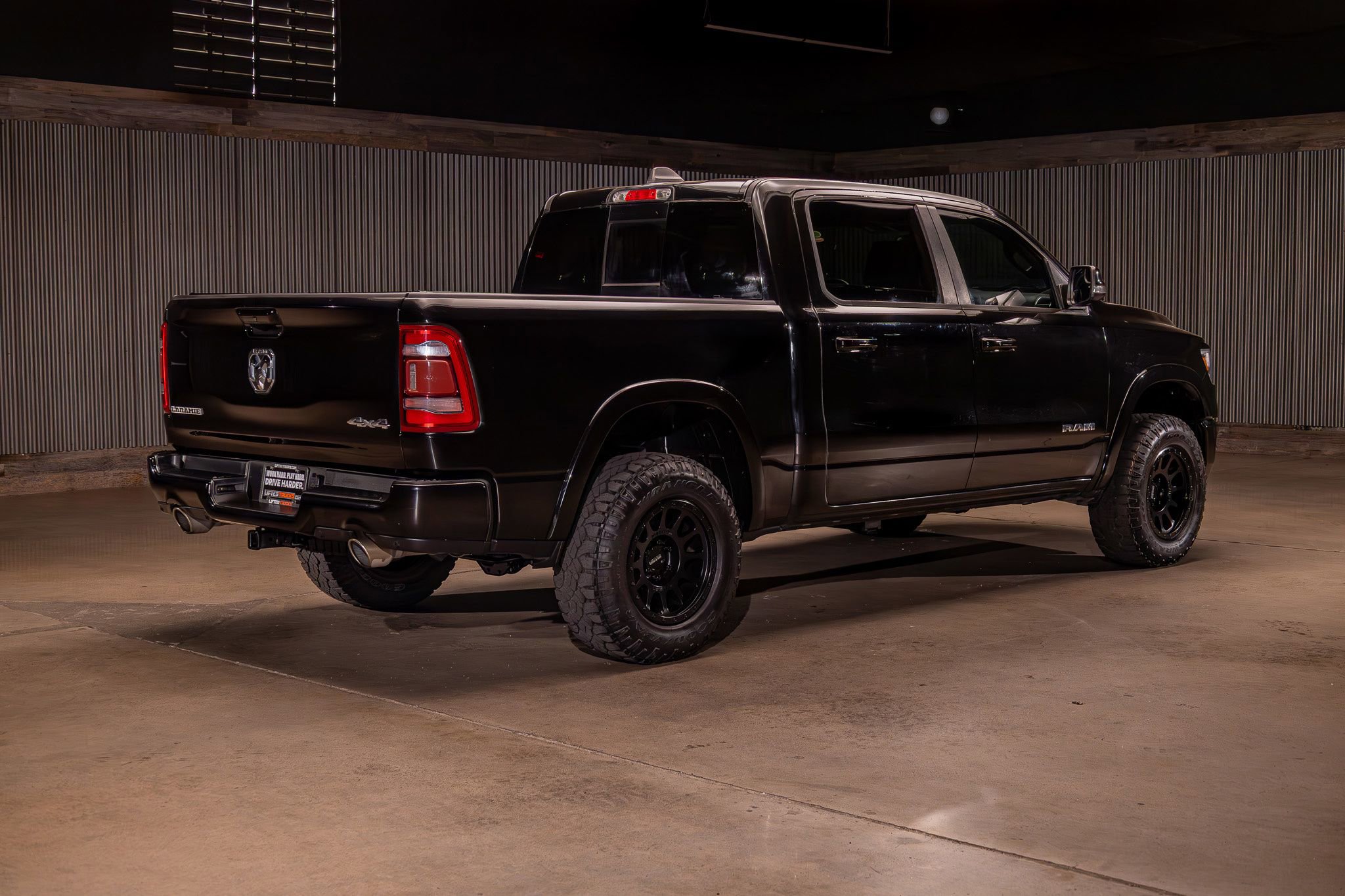 Used 2019 RAM 1500 Laramie w/ Sport Appearance Package AWD/4WD image 9