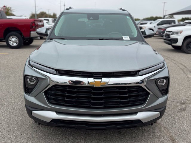Used 2026 Chevrolet TrailBlazer LT AWD/4WD image 2