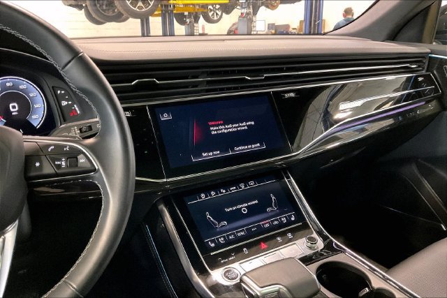 Certified 2025 Audi Q8 Prestige AWD/4WD image 6