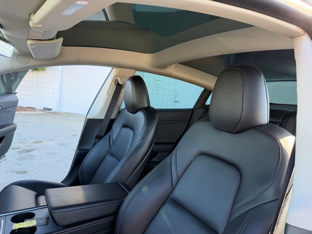 Used 2023 Tesla Model 3 Standard Range image 14