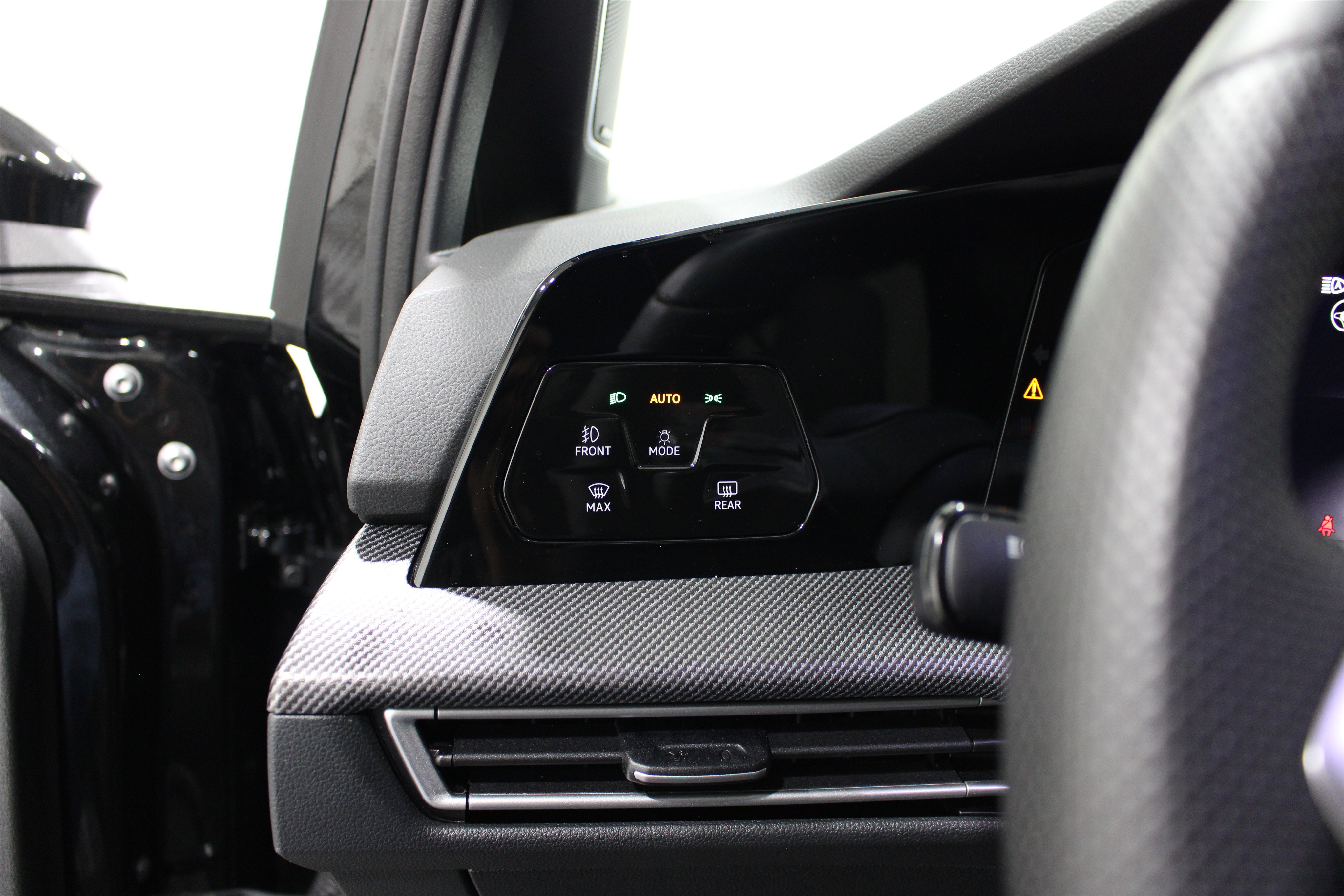 Used 2025 Volkswagen GTI SE image 10