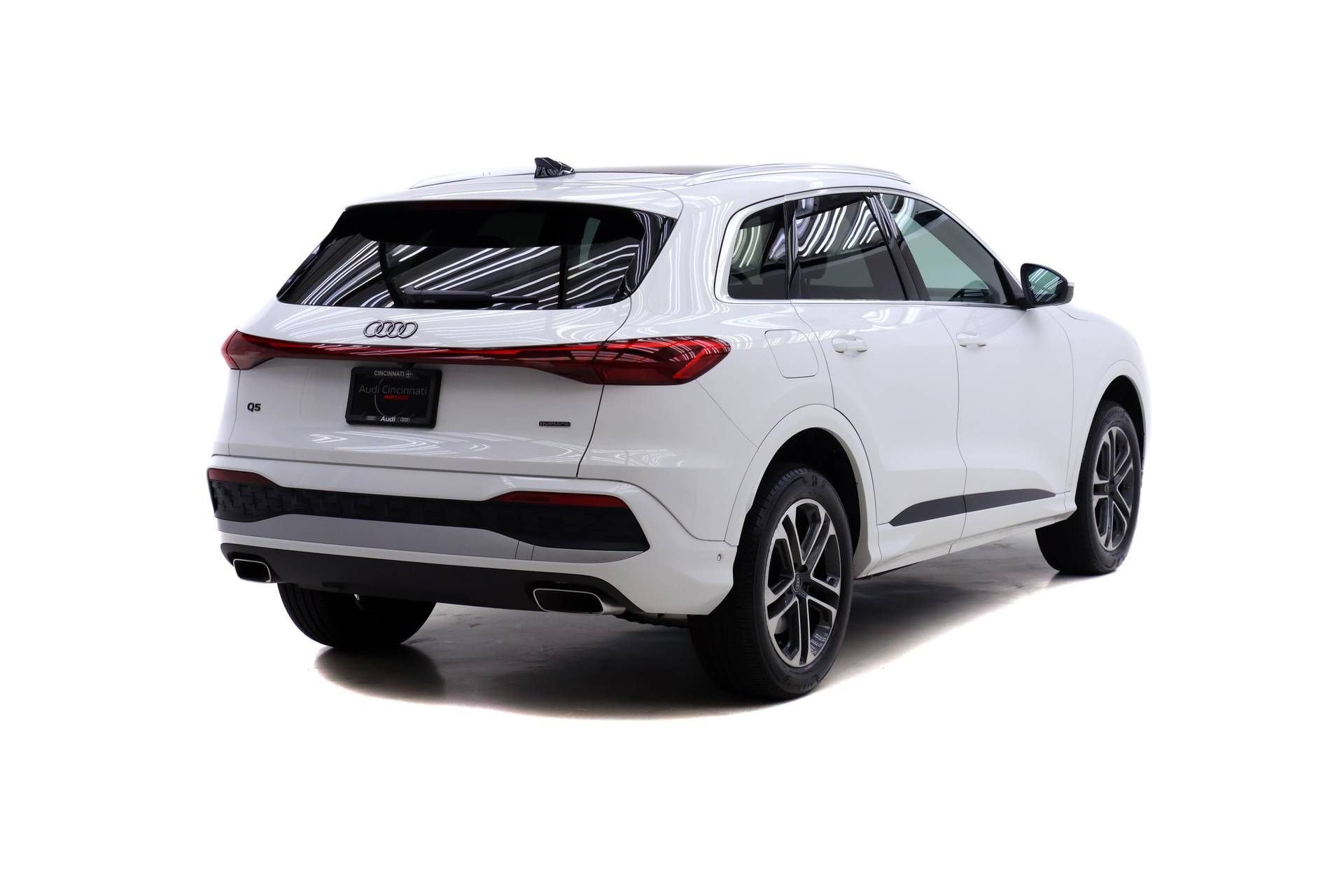 Certified 2025 Audi Q5 Premium AWD/4WD image 4