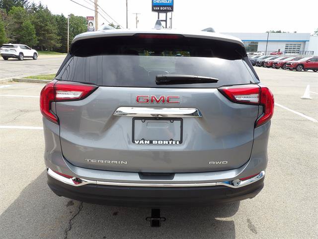Certified 2023 GMC Terrain SLT w/ LPO, Floor Liner Package AWD/4WD image 4