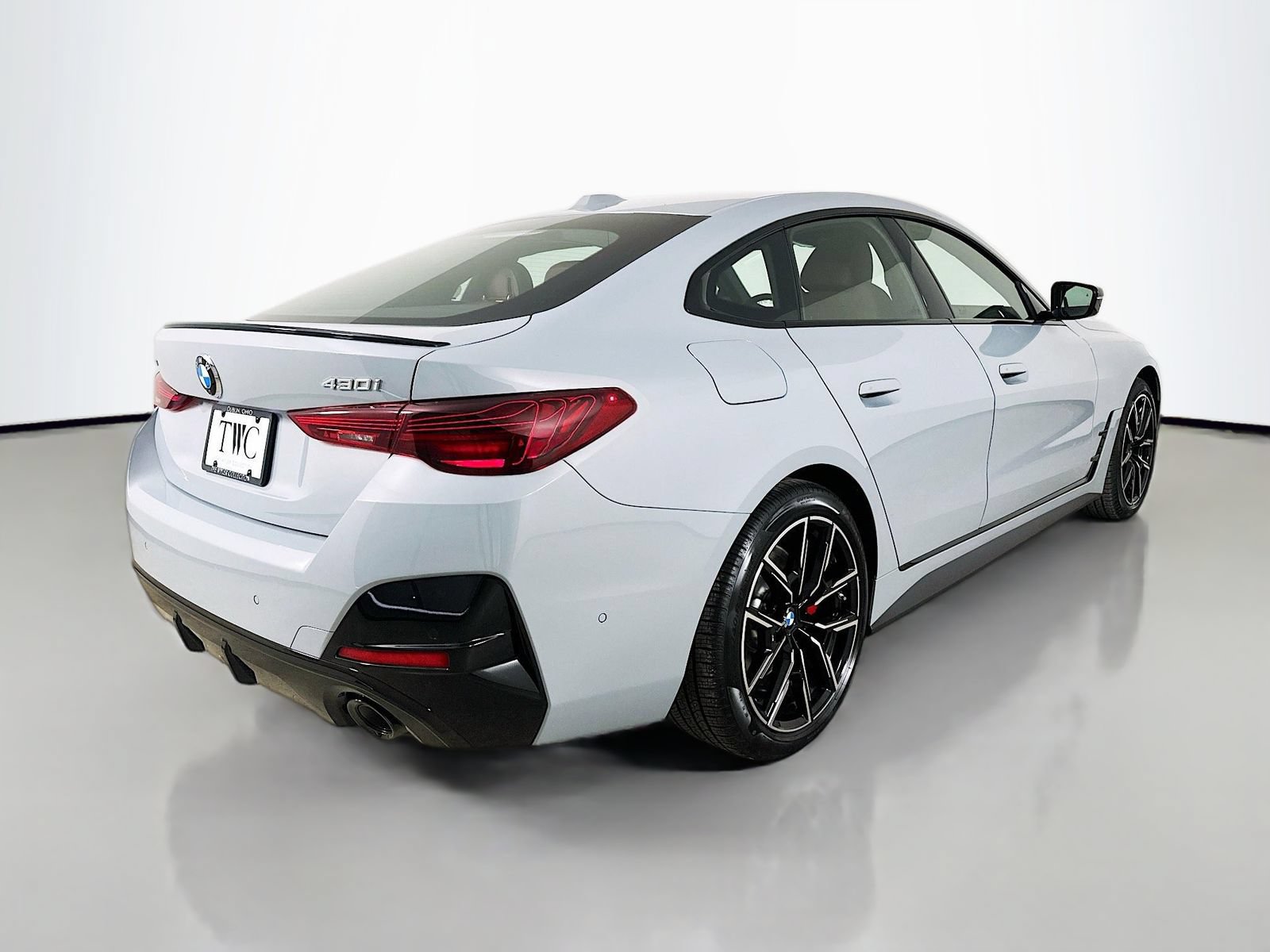 New 2026 BMW 430i xDrive w/ M Sport Package AWD/4WD image 5