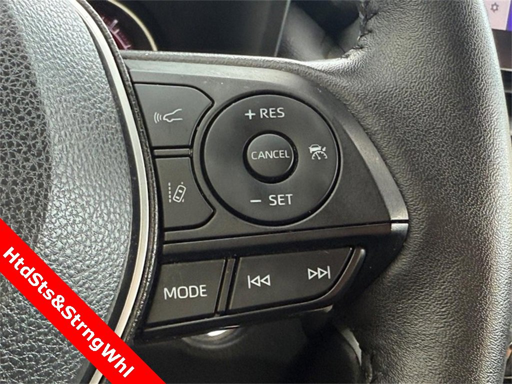 Used 2023 Toyota RAV4 XLE Premium image 17