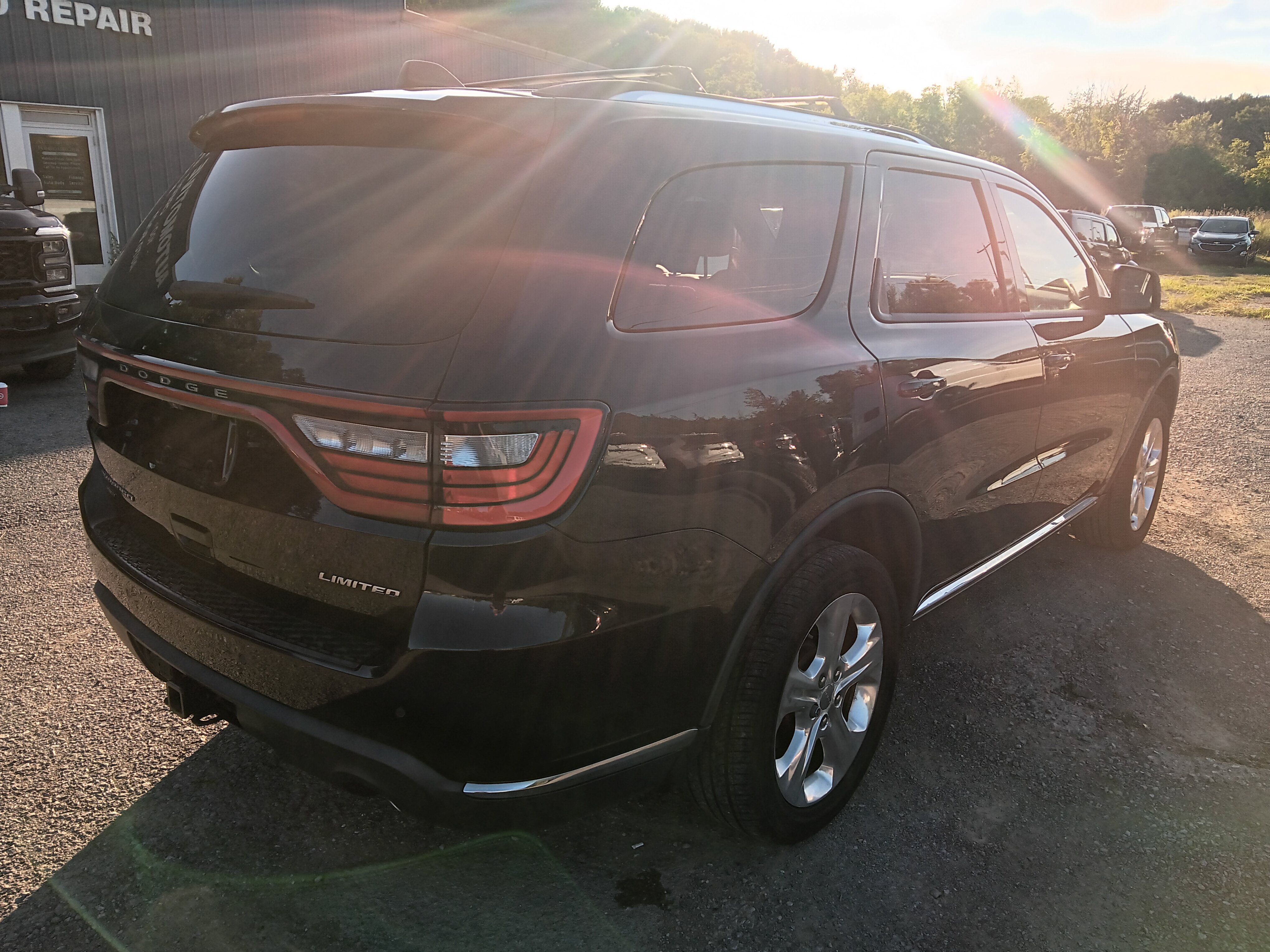 Used 2015 Dodge Durango Limited w/ Premium Group AWD/4WD image 5