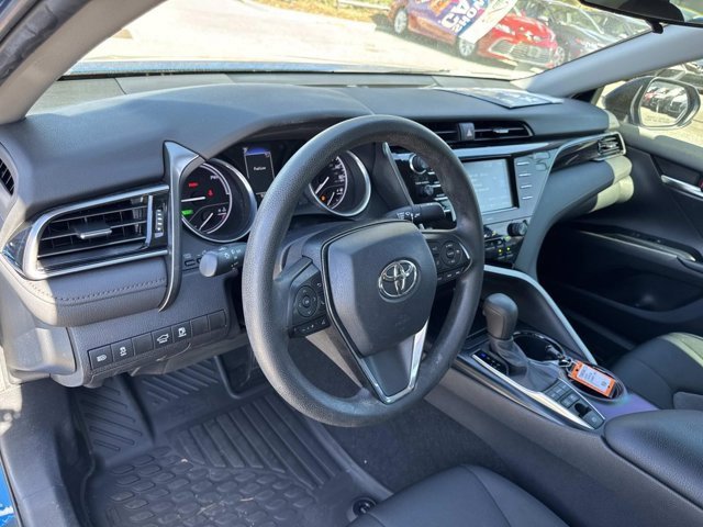 Used 2020 Toyota Camry LE image 12