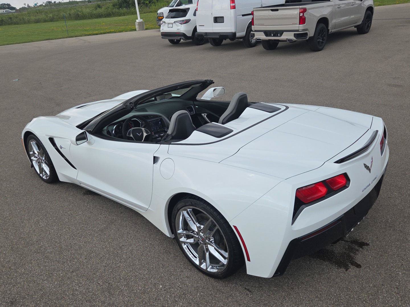 Used 2018 Chevrolet Corvette Stingray Convertible w/ 2LT Preferred Equipment Group RWD image 30