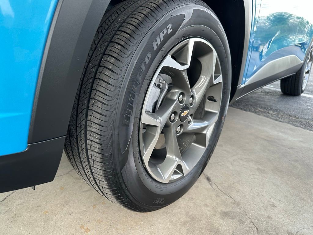 Used 2025 Chevrolet Trax LT w/ Driver Confidence Package image 10