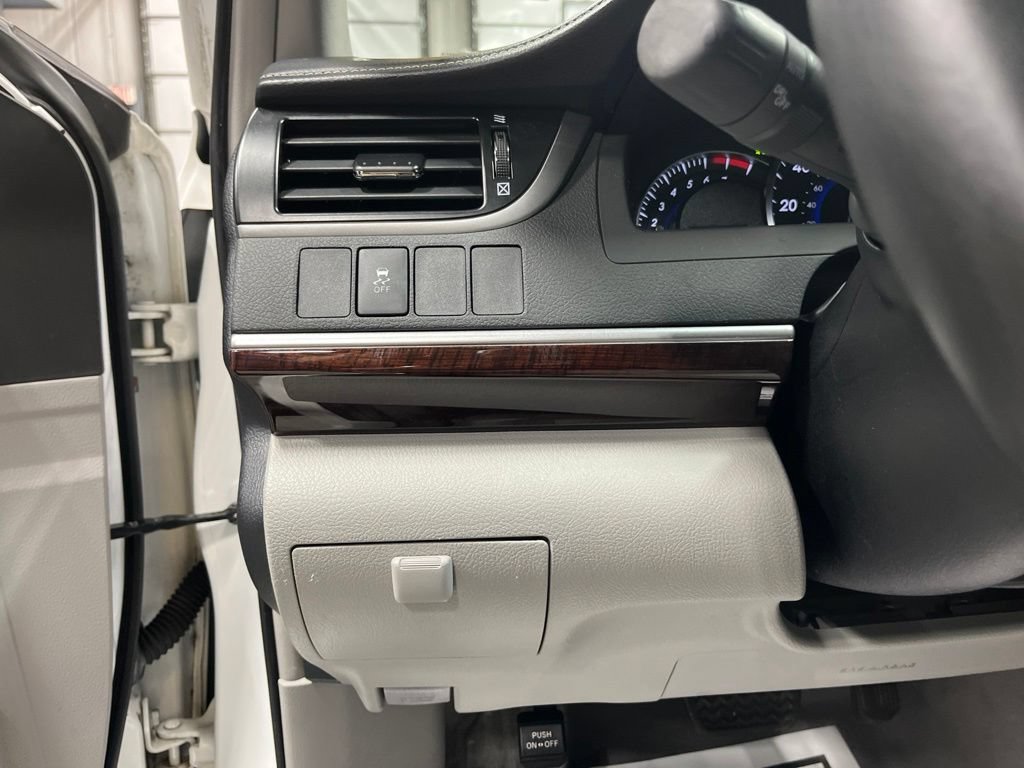Used 2012 Toyota Camry XLE FWD image 14
