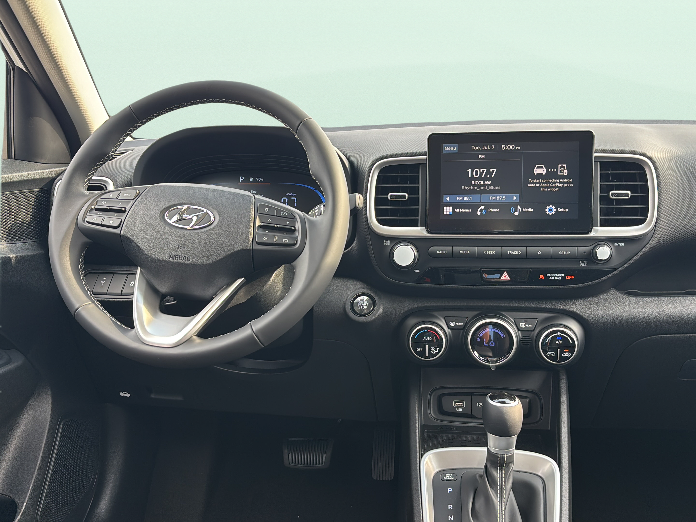 New 2026 Hyundai Venue SEL FWD image 10