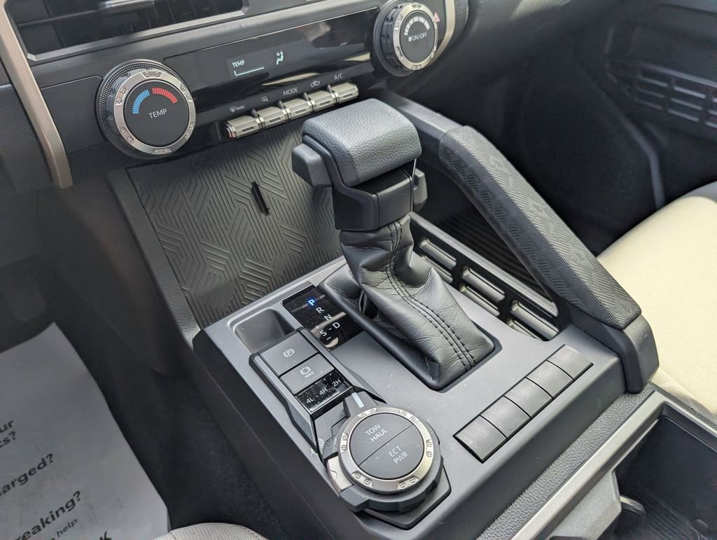 Used 2025 Toyota Tacoma SR5 AWD/4WD image 17