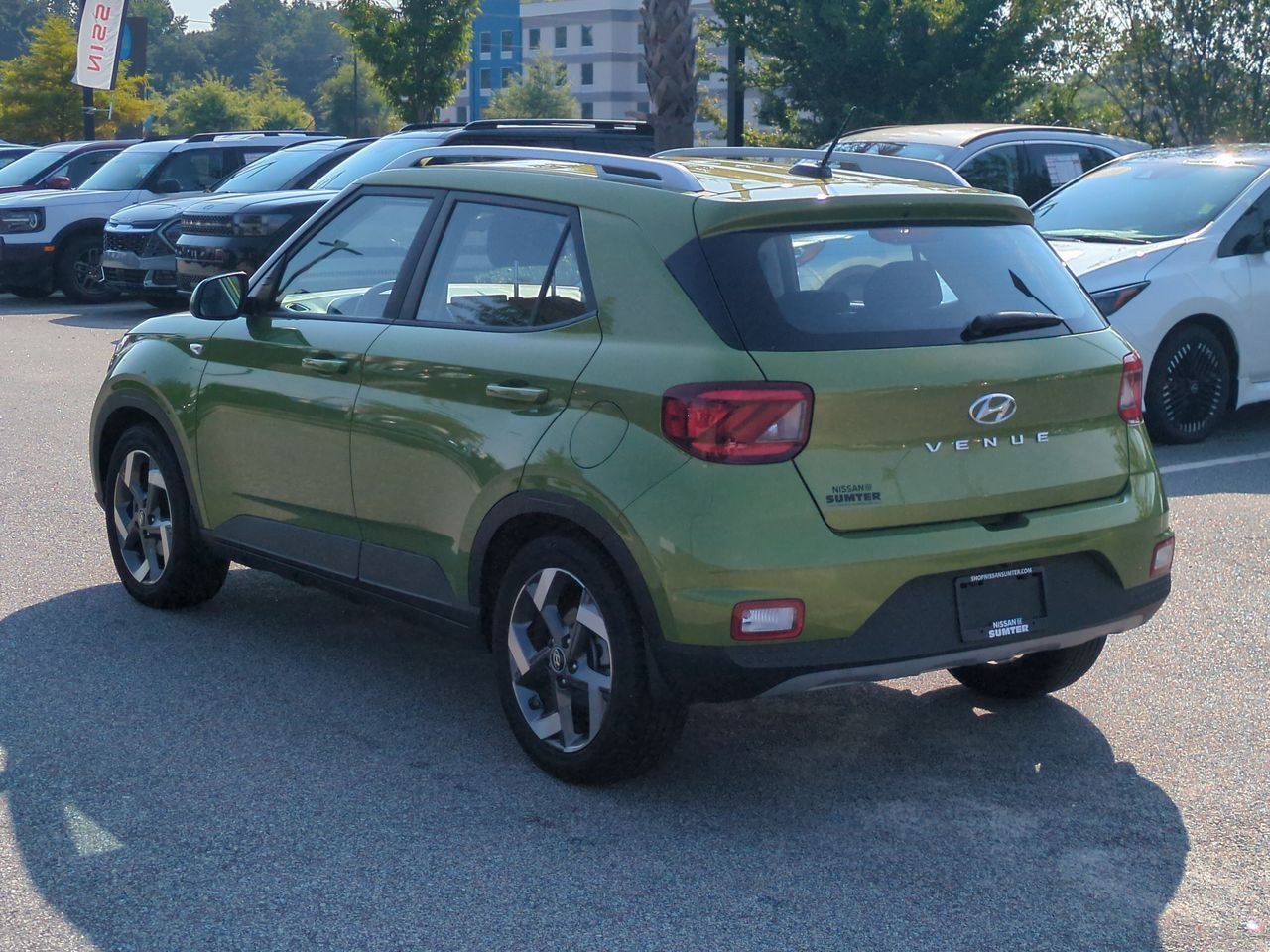 Used 2023 Hyundai Venue SEL FWD image 6