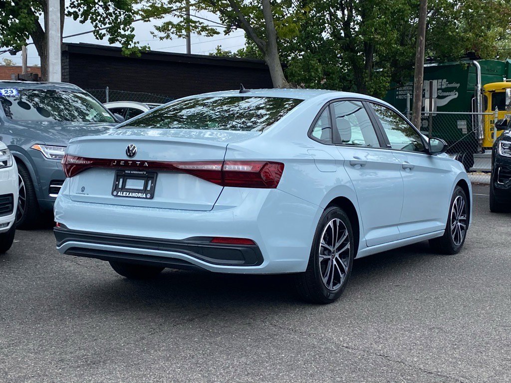 Certified 2025 Volkswagen Jetta Sport image 3