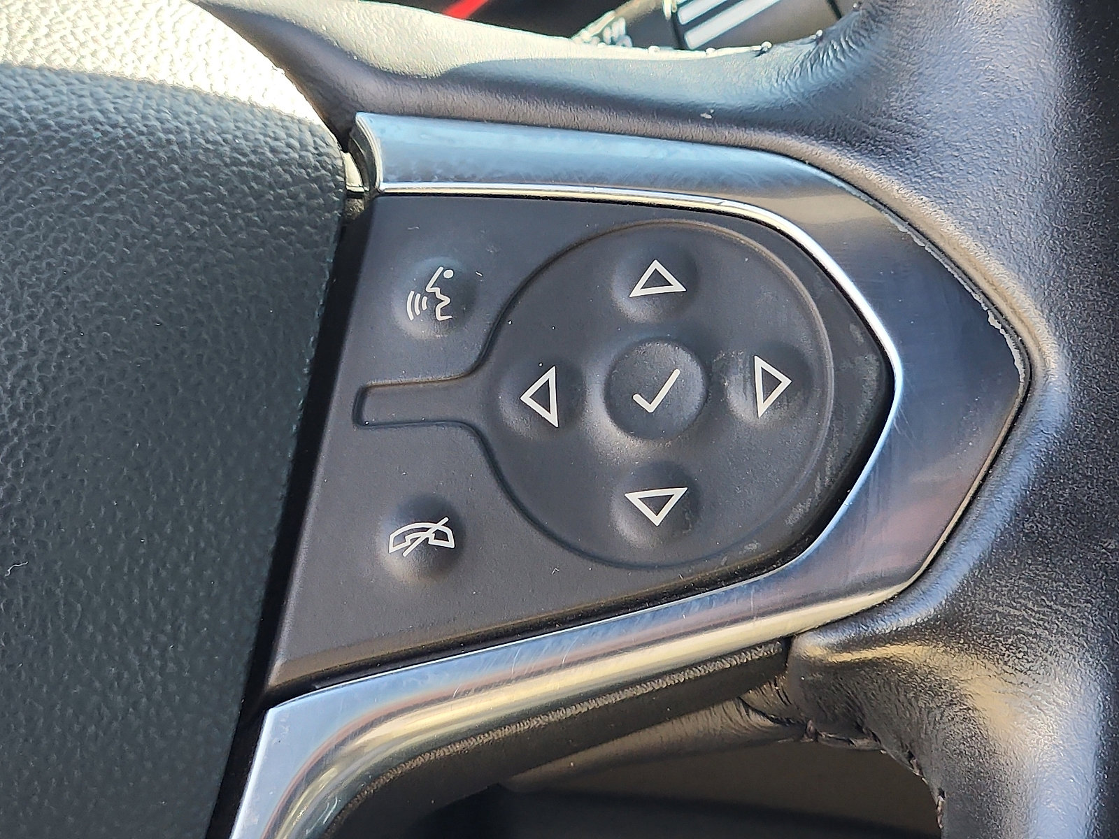 Used 2022 Chevrolet Traverse LT image 21