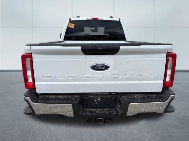Used 2024 Ford F250 XLT AWD/4WD image 3