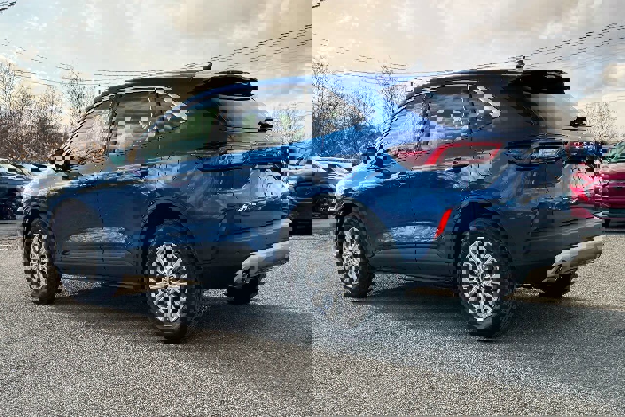 Used 2023 Ford Escape Active w/ Tech Pack #1 AWD/4WD image 5