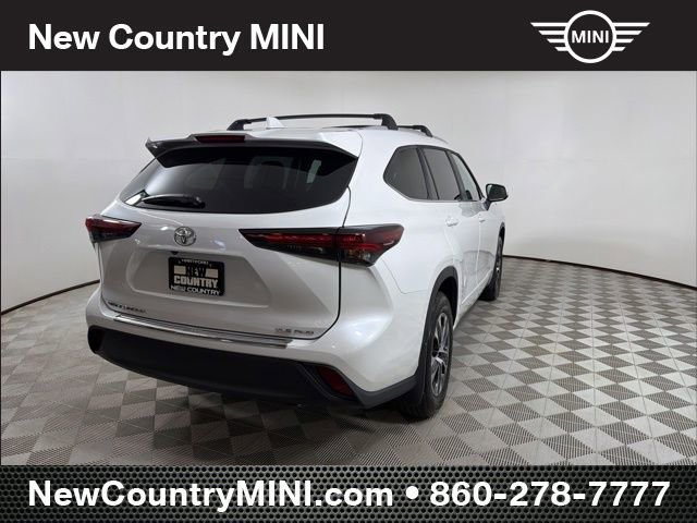 Used 2025 Toyota Highlander XLE w/ Protection Package #3 (TMS) image 7