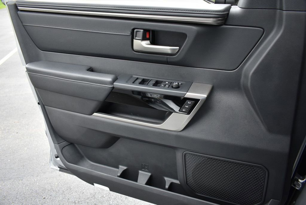Used 2024 Toyota Tundra Limited AWD/4WD image 30