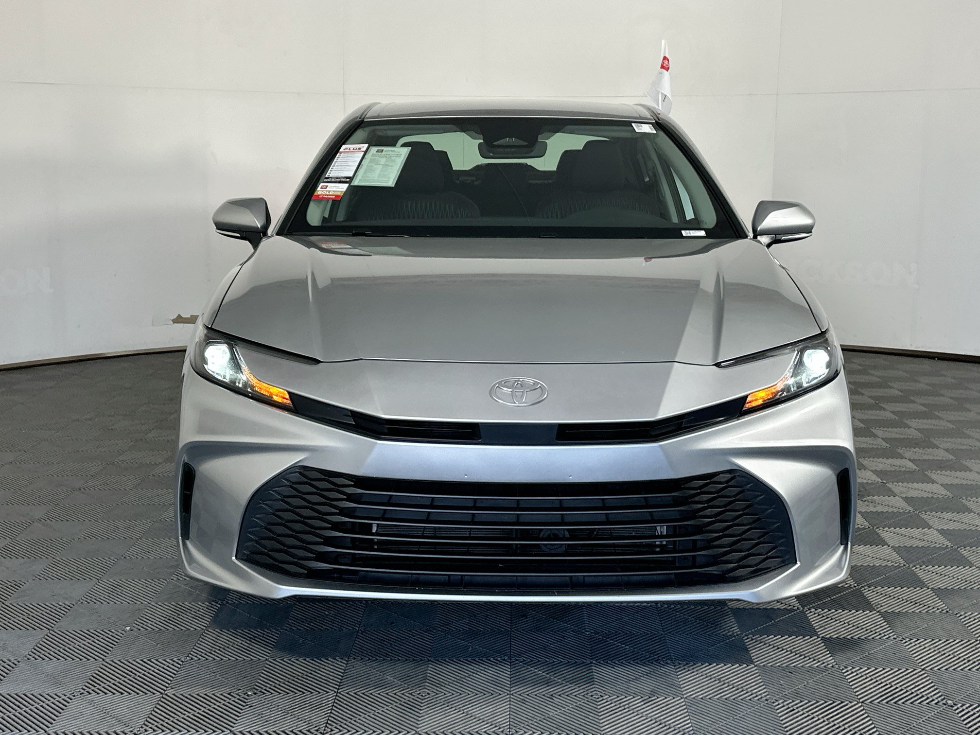 Used 2025 Toyota Camry LE w/ Convenience Package FWD image 8