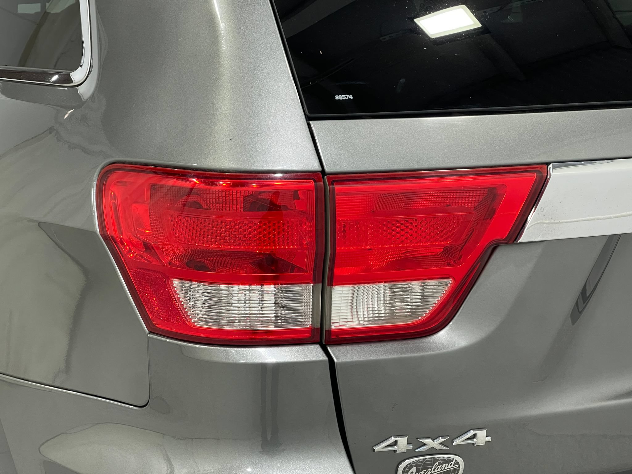 Used 2012 Jeep Grand Cherokee Overland AWD/4WD image 33