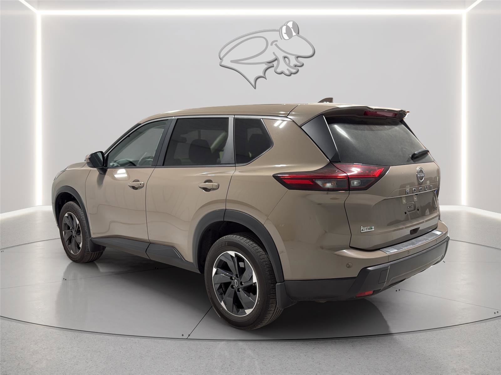 Used 2025 Nissan Rogue SV AWD/4WD image 3