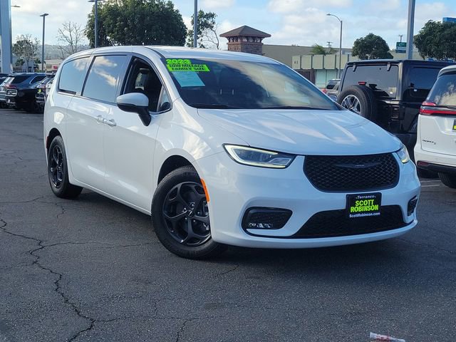 New 2023 Chrysler Pacifica Touring-L w/ S Appearance Package