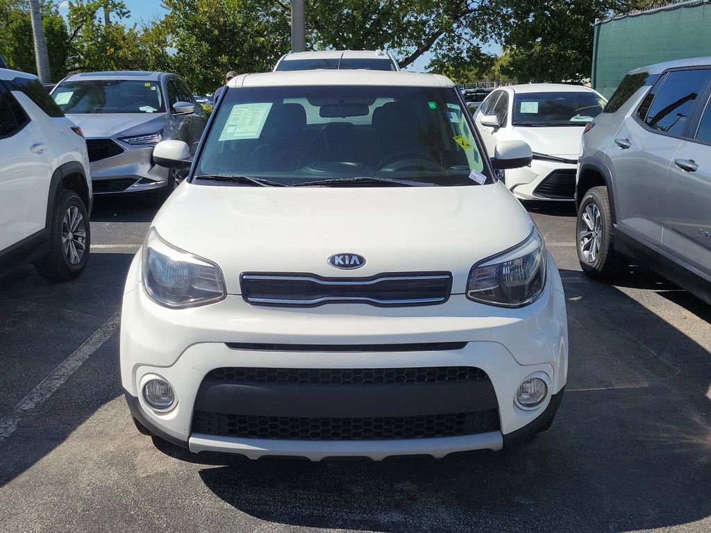 Used 2019 Kia Soul + image 2