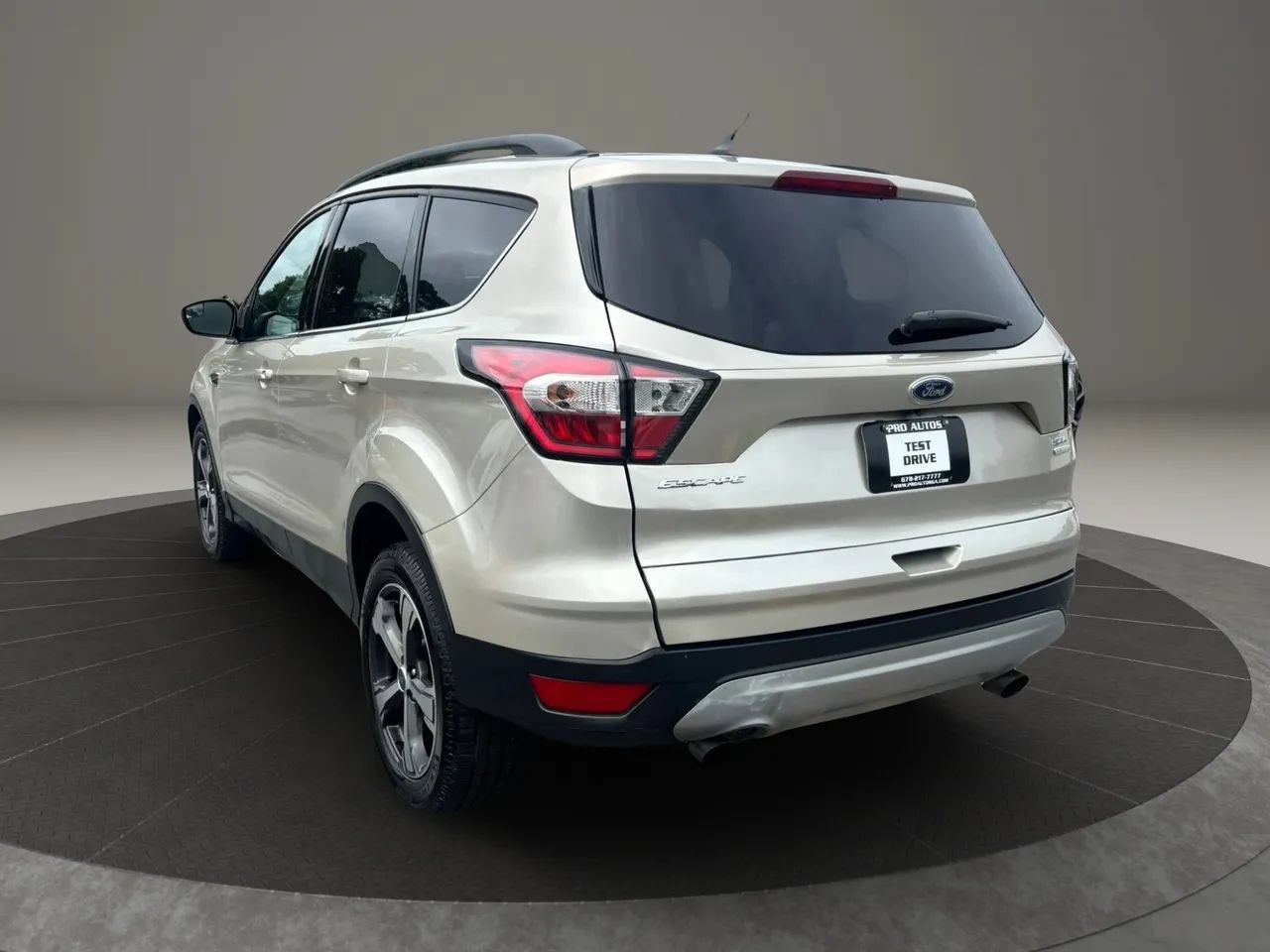 Used 2018 Ford Escape SEL FWD image 4
