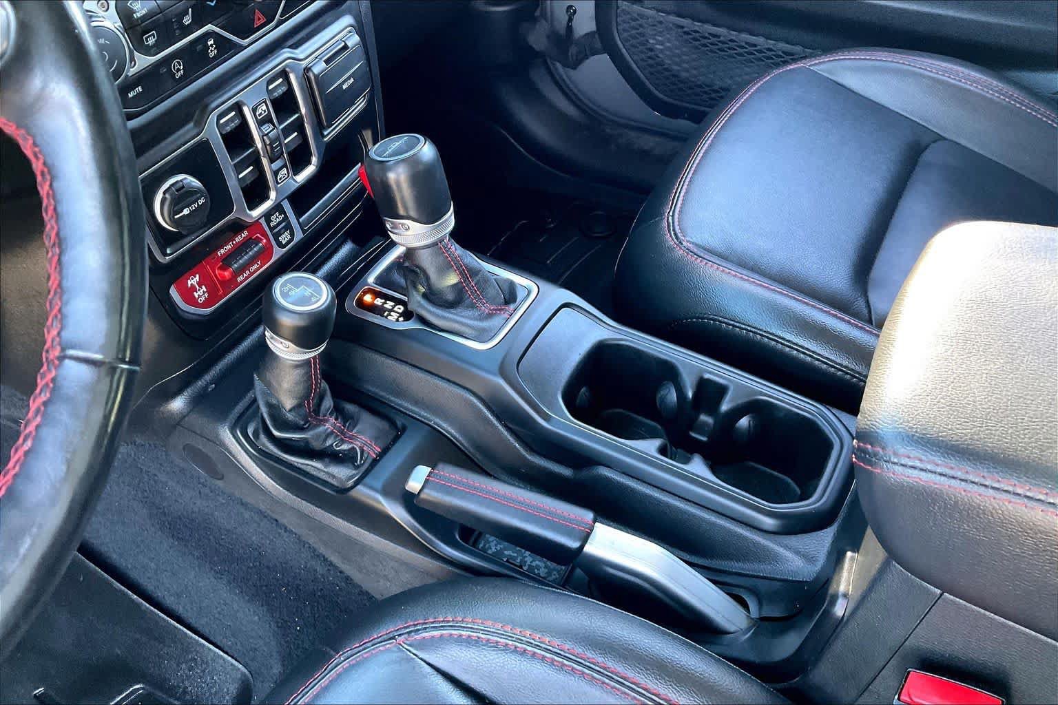 Used 2022 Jeep Gladiator Rubicon w/ Cold Weather Group AWD/4WD image 15