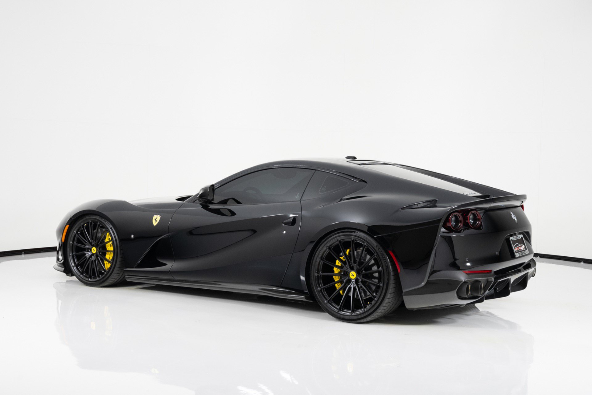 Used 2019 Ferrari 812 Superfast RWD image 5