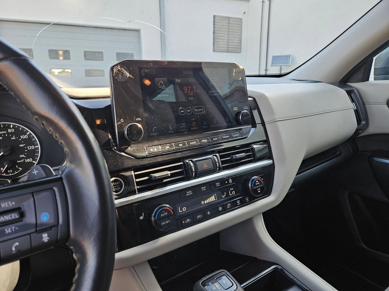 Used 2023 Nissan Pathfinder SL FWD image 16