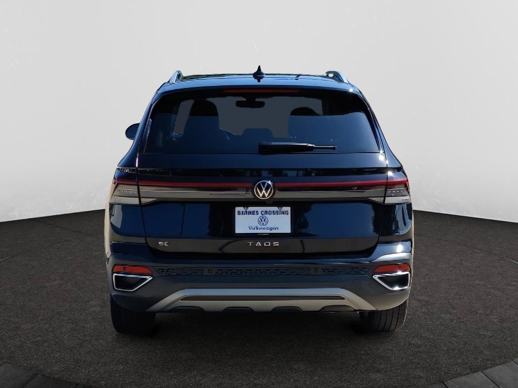 Certified 2025 Volkswagen Taos SE FWD image 6