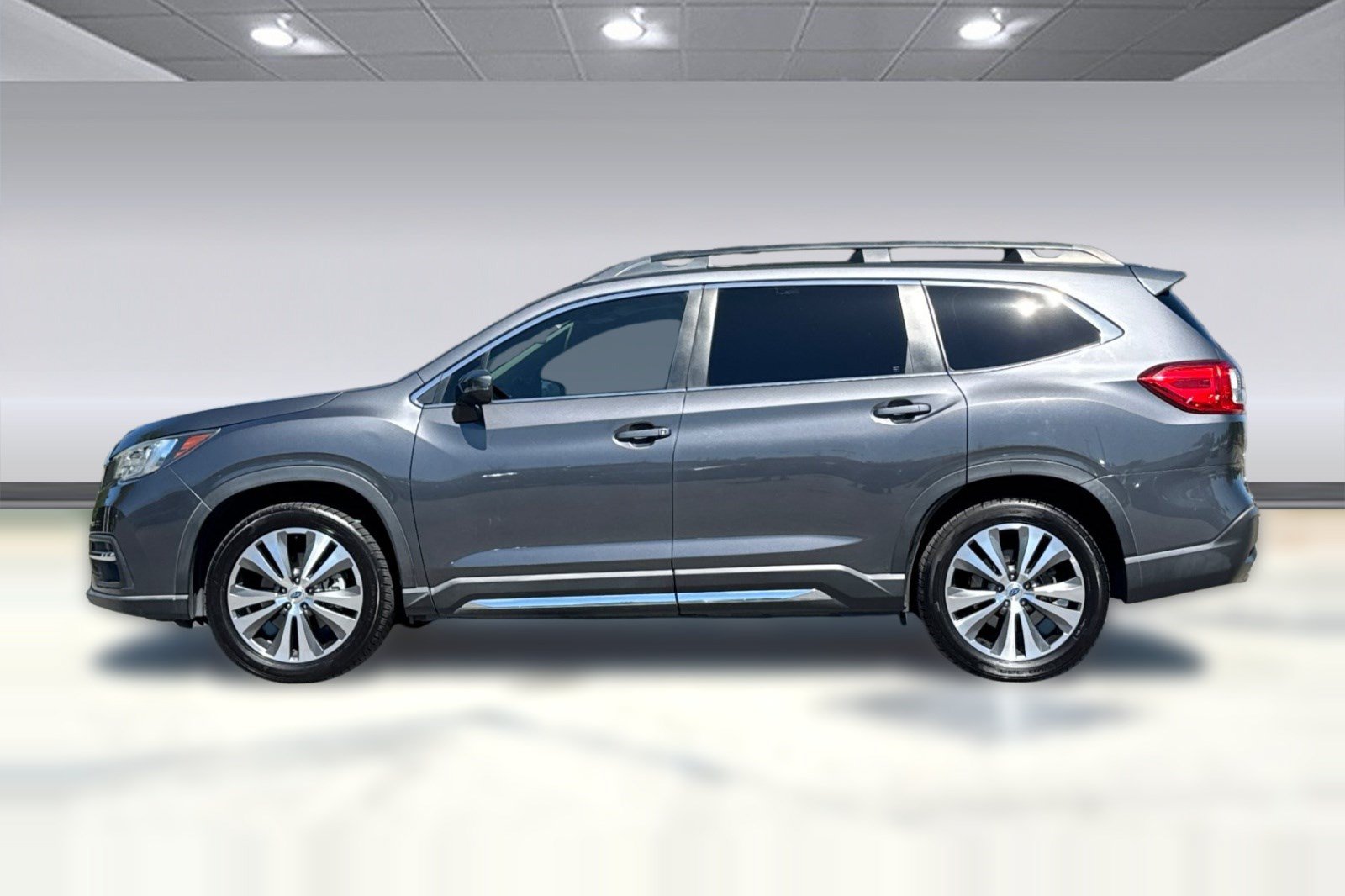 Used 2019 Subaru Ascent Limited AWD/4WD image 2