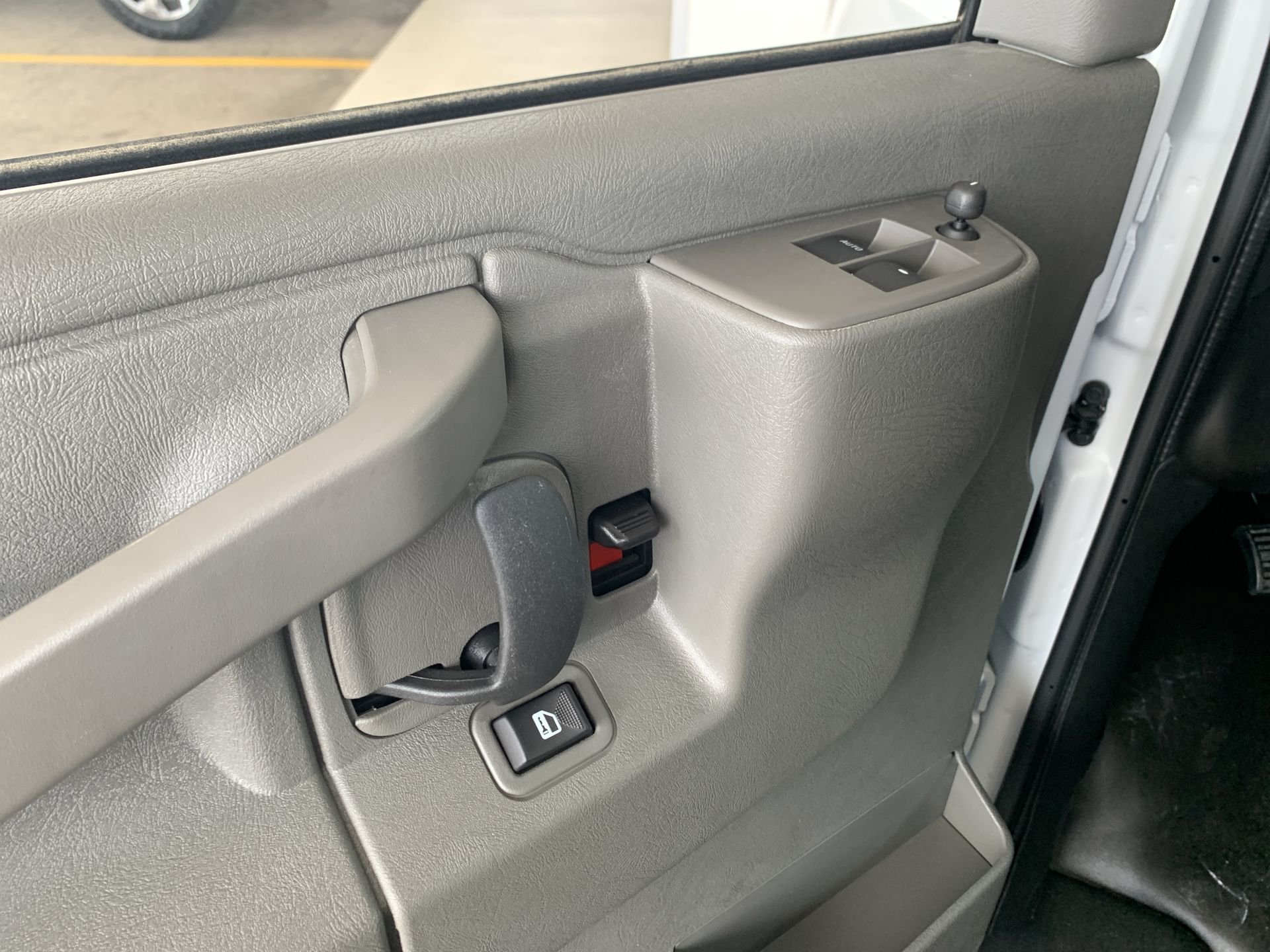 New 2025 GMC Savana 2500 w/ Driver Convenience Package RWD image 38