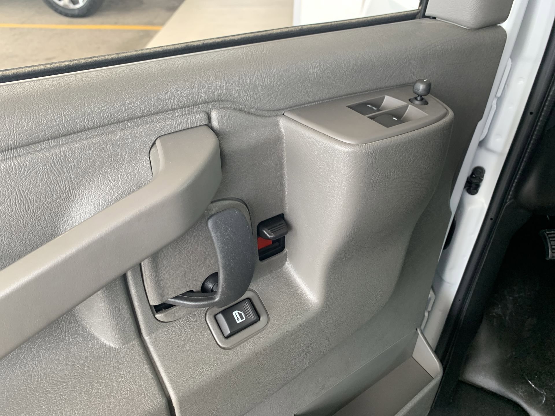 New 2025 GMC Savana 2500 w/ Driver Convenience Package RWD image 38