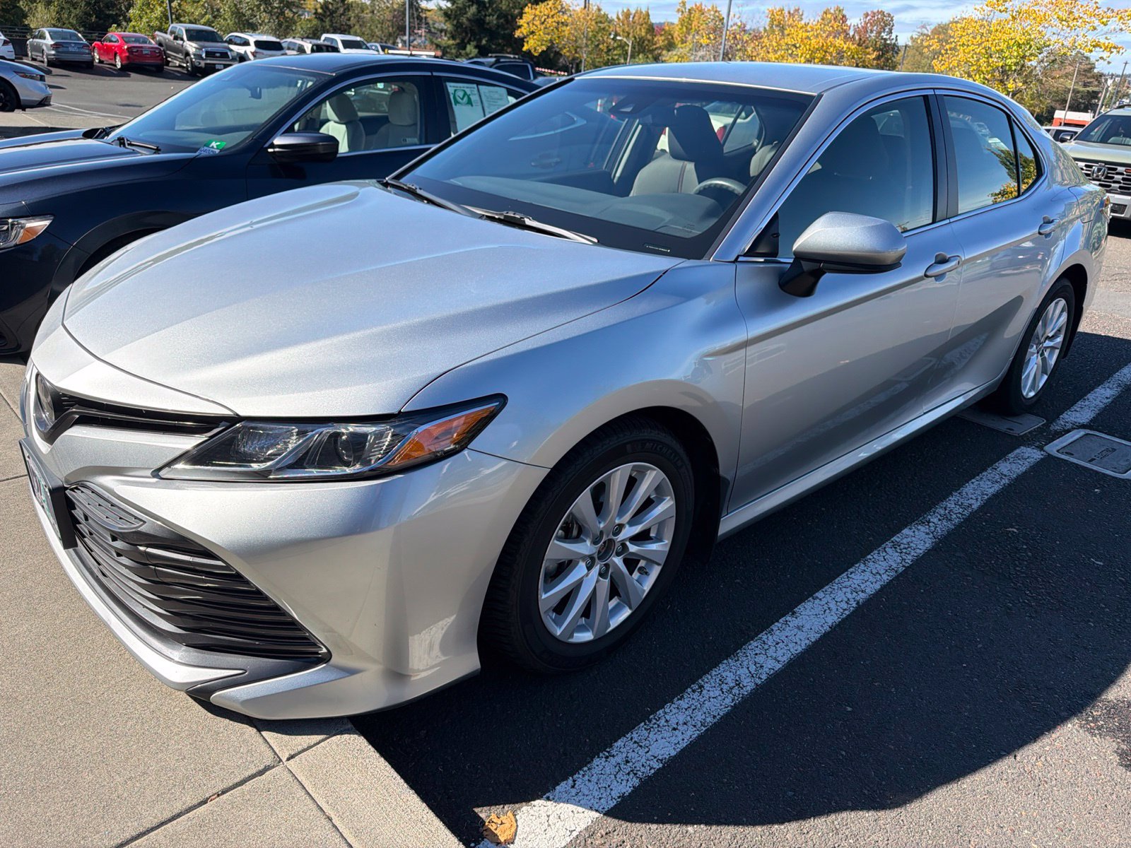 Used 2018 Toyota Camry LE FWD image 1