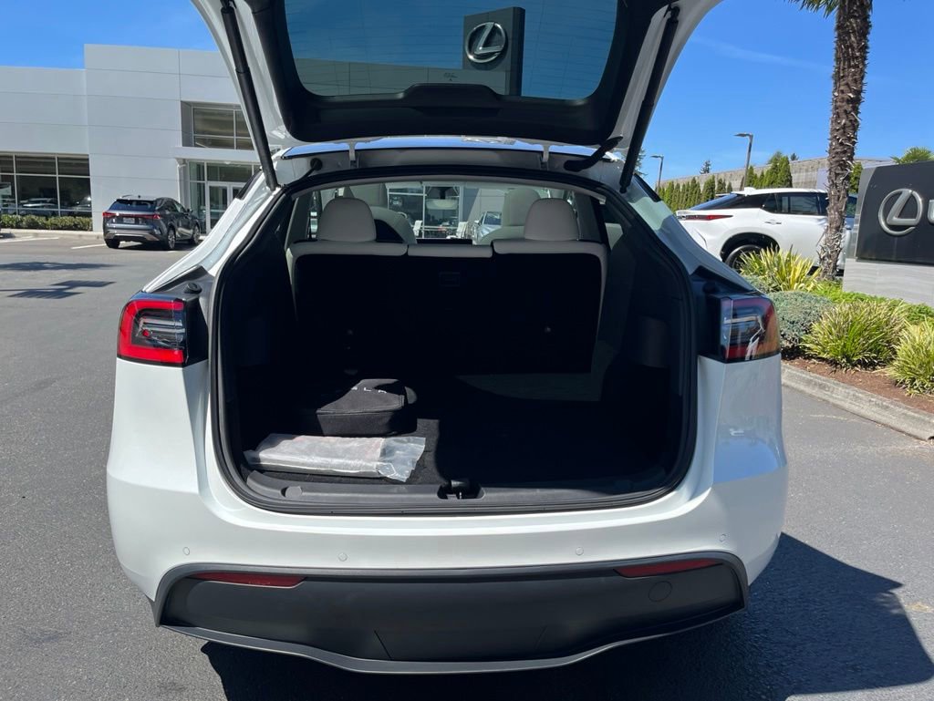 Used 2021 Tesla Model Y Long Range AWD/4WD image 13