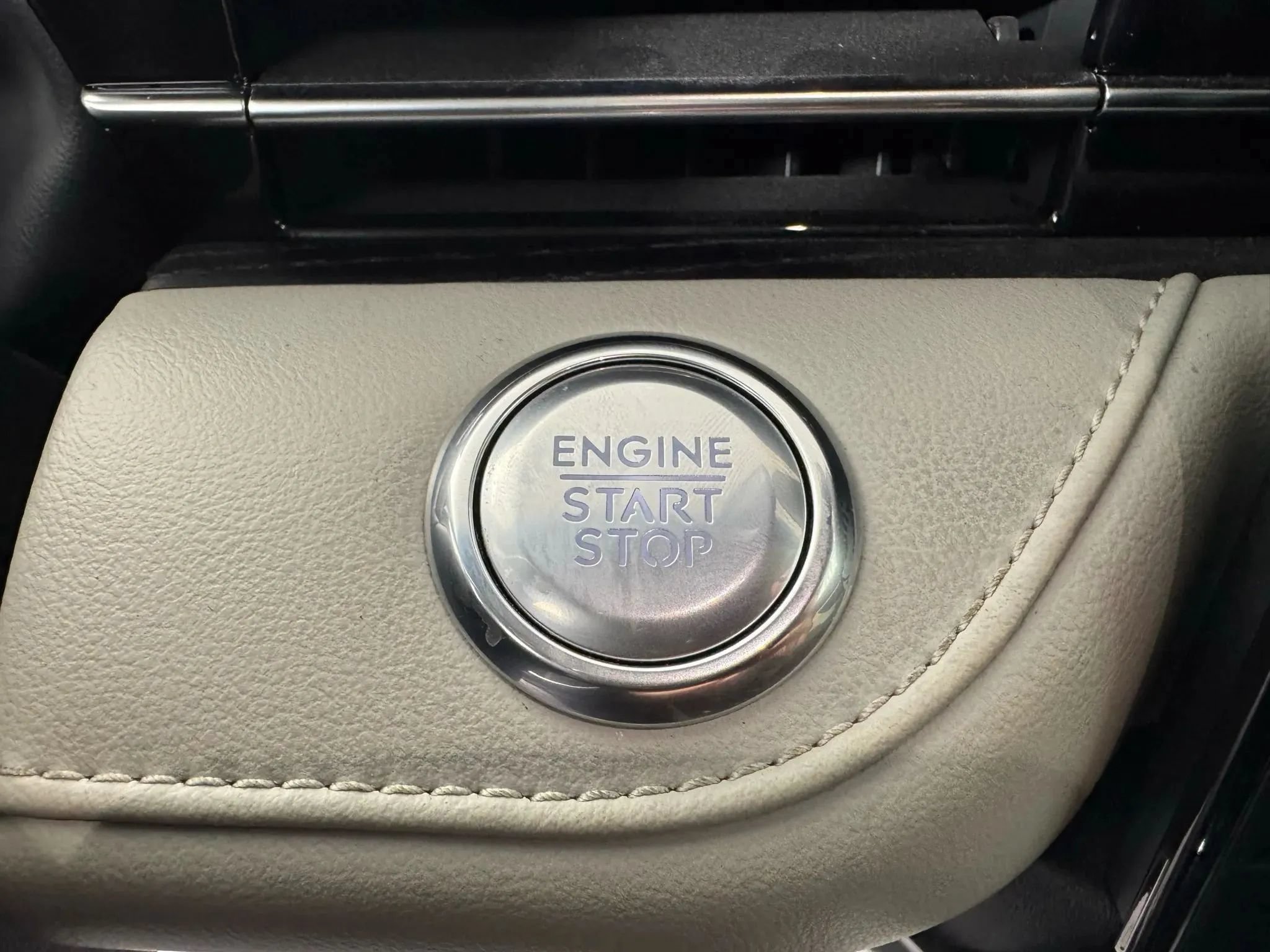 Used 2024 Lincoln Nautilus Reserve w/ Equipment Group 202A AWD/4WD image 17