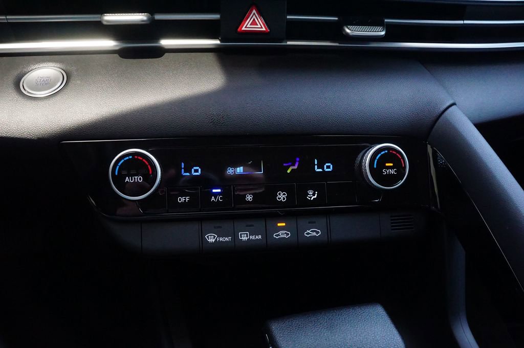 New 2025 Hyundai Elantra Blue image 13